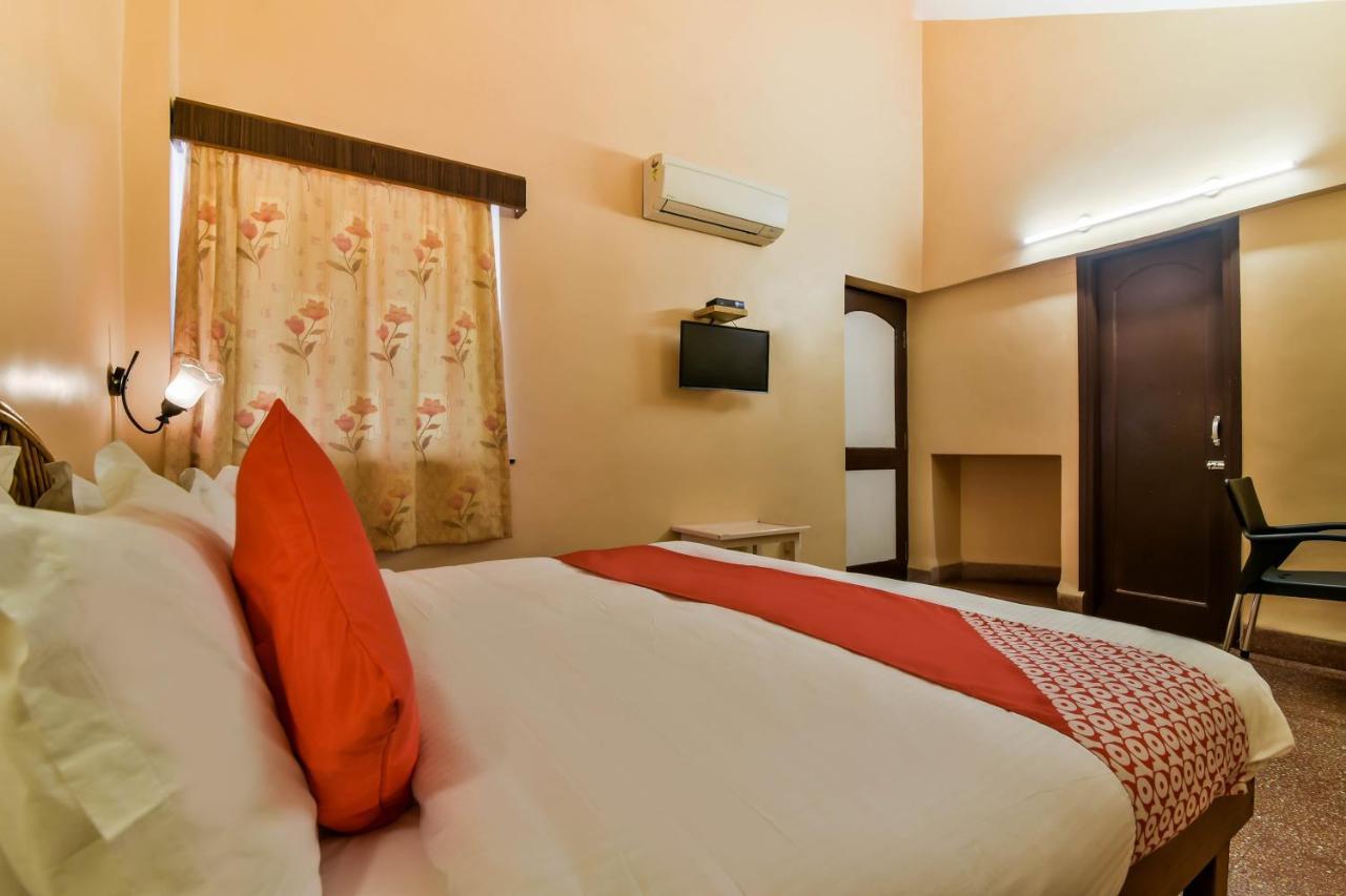 Oyo 807 Hotel Gopika International Goa Exterior foto