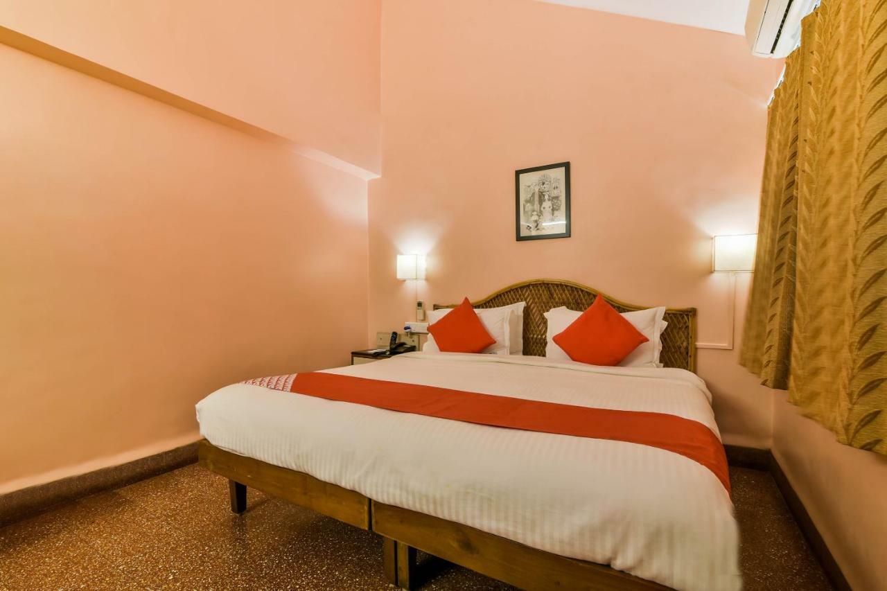 Oyo 807 Hotel Gopika International Goa Exterior foto